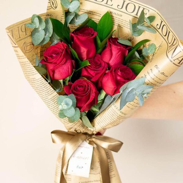 Buquê de 6 Rosas Vermelhas Importadas - Image 4