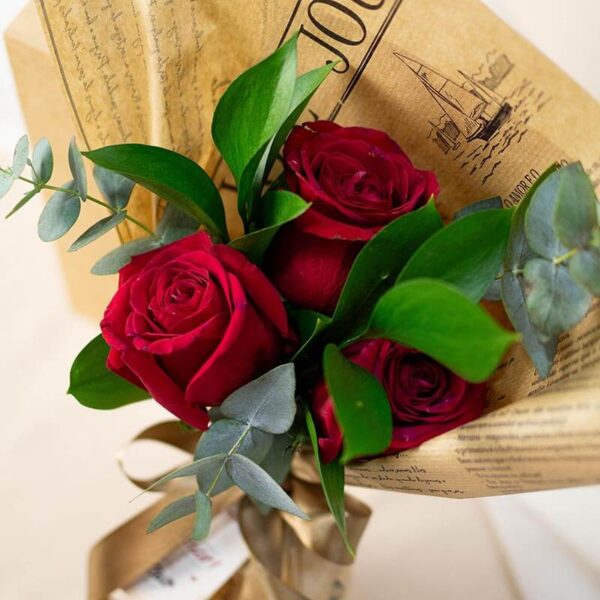 Buquê de 3 Rosas Vermelhas Importadas - Image 2